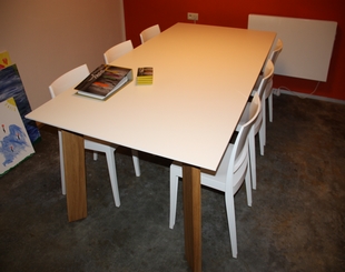 tafel houtentafel modernetafel witbladhoutenpotentafel strakkehoutentafel.jpg